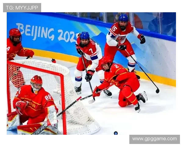 中韩冰球比赛：冰上对决展现两国体育精神与友谊